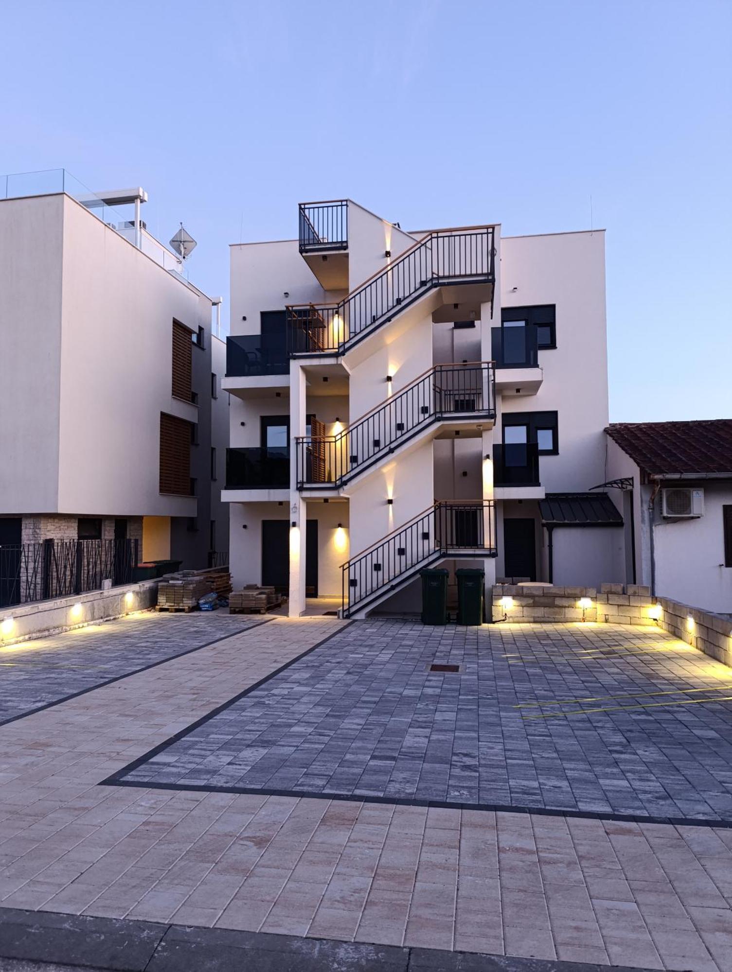 פטרצ'אנה M&M Luxury Apartments מראה חיצוני תמונה